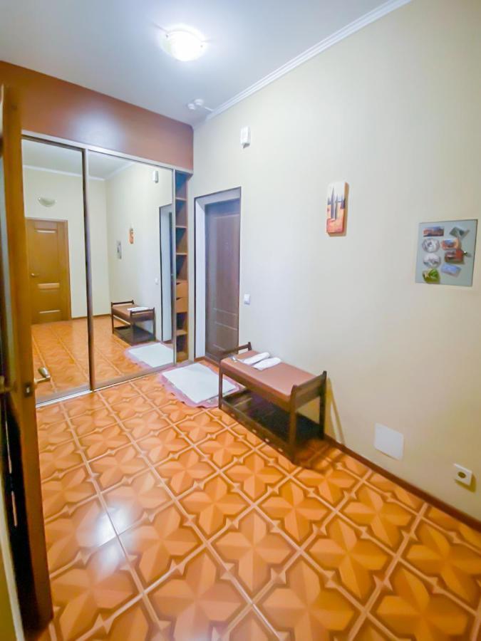 Rent Kiev Apartment 2 Min Metro Chernihivska エクステリア 写真