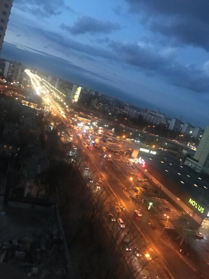 Rent Kiev Apartment 2 Min Metro Chernihivska エクステリア 写真